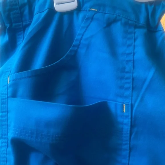 Maeven medical scrub’s - Picture 6 of 14